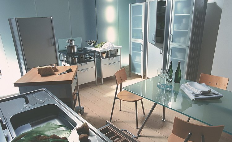 1997: lanzamiento de system 20: elementos de cocina modulares y combinables libremente para la zona de cocción, de aguas y de preparación